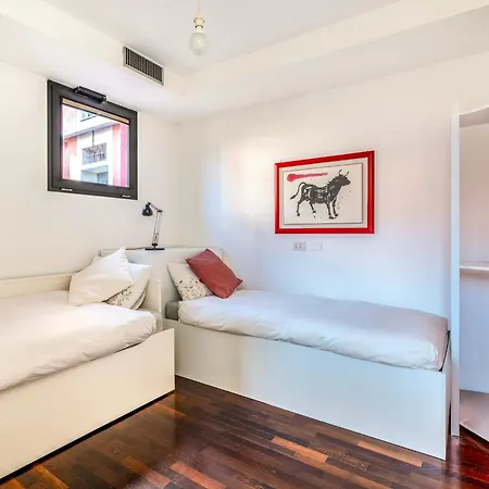 דירה Red Lofty Milano- Loft Moderno Comodo Per Ippodromo, San Siro, Fiere E Politecnico, Parking