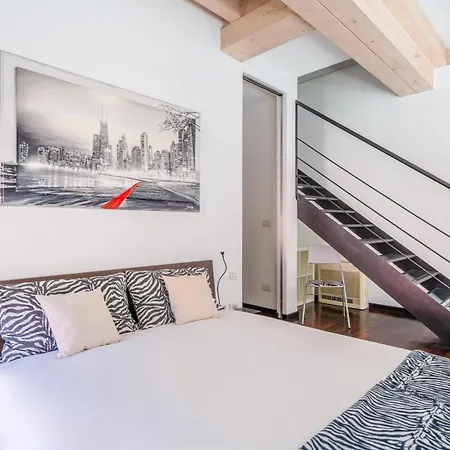 Διαμέρισμα Red Lofty Milano- Loft Moderno Comodo Per Ippodromo, San Siro, Fiere E Politecnico, Parking