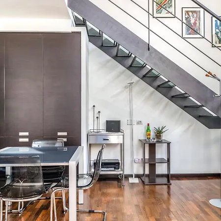 Διαμέρισμα Red Lofty Milano- Loft Moderno Comodo Per Ippodromo, San Siro, Fiere E Politecnico, Parking