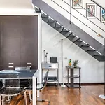 Apartamento Red Lofty - Parcheggio Privato - 2 Fermate Da Rho Fiera, Mico E Bovisa