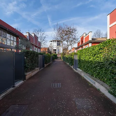 Apartment Red Lofty Milano- Loft Moderno Comodo Per Ippodromo, San Siro, Fiere E Politecnico, Parking