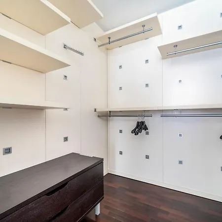 Red Lofty Milano- Loft Moderno Comodo Per Ippodromo, San Siro, Fiere E Politecnico, Parking