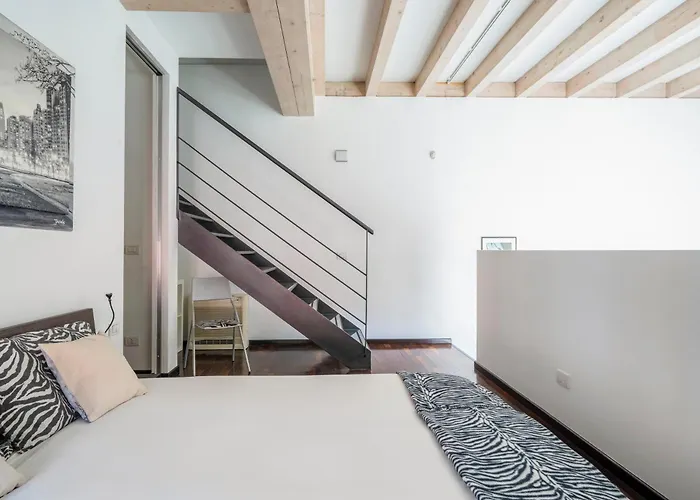 Apartment Red Lofty - Parcheggio Privato - 2 Fermate Da Rho Fiera, Mico E Bovisa Mailand